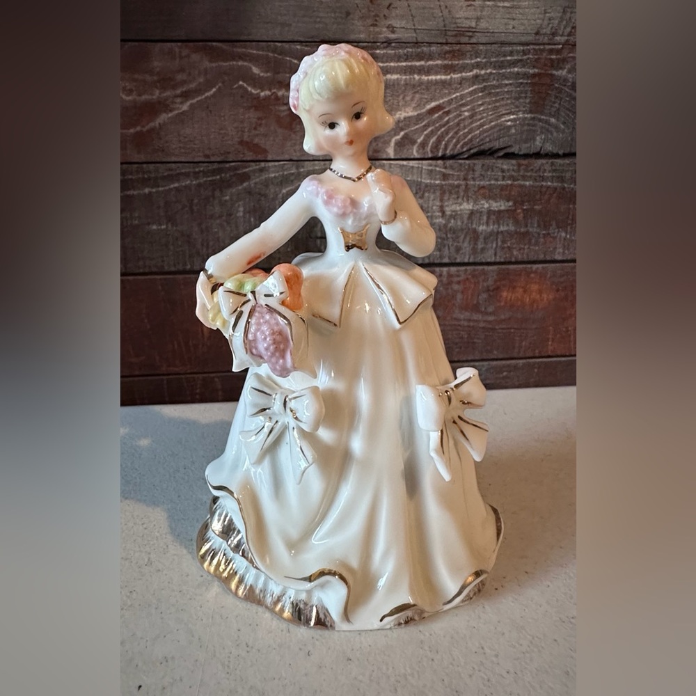 Vintage Porcelain Figurine “Girl with Bouquet” by IW Rice Co. - Excellent Cond